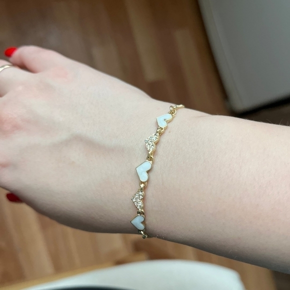 Elegant Inlaid Rhinostone Heart Charm Bracelet - Picture 3 of 3